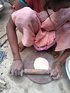 Snapshot of parmila203 chatting on March 2026 01:33:01 AM parmila203 online show from March 2026 01:33:01 AM