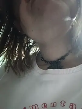 MayaLuna1 online show from October 2025 05:03:02 PM