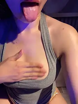 Yumii 09 online show from March 2026 03:33:01 AM