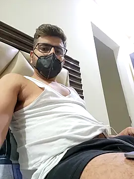 Snapshot of LoveGuruRA chatting on October 2025 01:40:02 AM LoveGuruRA online show from October 2025 01:40:02 AM