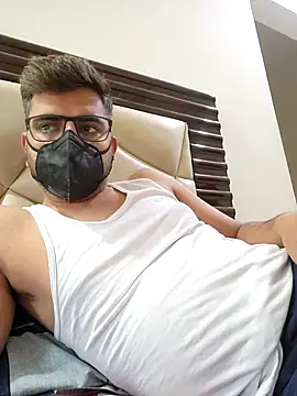 Snapshot of LoveGuruRA chatting on October 2025 05:31:01 AM LoveGuruRA online show from October 2025 05:31:01 AM