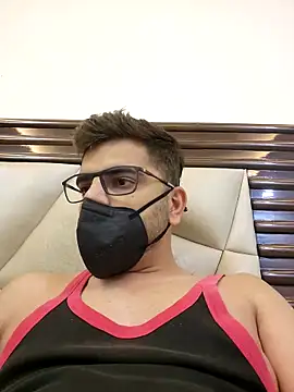 Snapshot of LoveGuruRA chatting on November 2025 09:08:01 PM LoveGuruRA online show from November 2025 09:08:01 PM