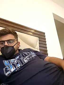 Snapshot of LoveGuruRA chatting on September 2025 11:55:01 AM LoveGuruRA online show from September 2025 11:55:01 AM