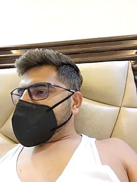 Snapshot of LoveGuruRA chatting on September 2025 07:03:01 PM LoveGuruRA online show from September 2025 07:03:01 PM