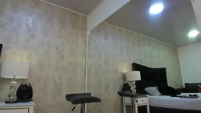 BarbaraLeython1 online show from November 2025 02:39:02 PM