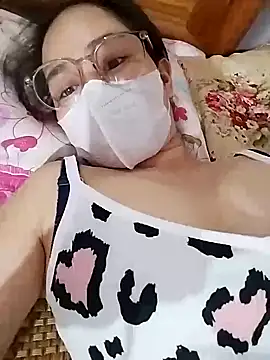 Snapshot of HELEN686 chatting on September 2025 05:03:02 PM HELEN686 online show from September 2025 05:03:02 PM
