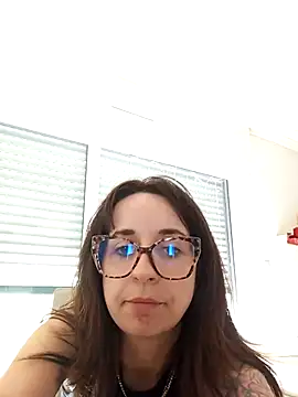 Snapshot of CornetDeGlace chatting on September 2025 01:22:01 PM CornetDeGlace online show from September 2025 01:22:01 PM