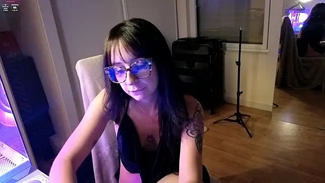 CornetDeGlace online show from February 2026 07:03:01 PM