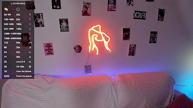 Snapshot of ZoniaEsshaki chatting on November 2025 12:31:02 PM ZoniaEsshaki online show from November 2025 12:31:02 PM