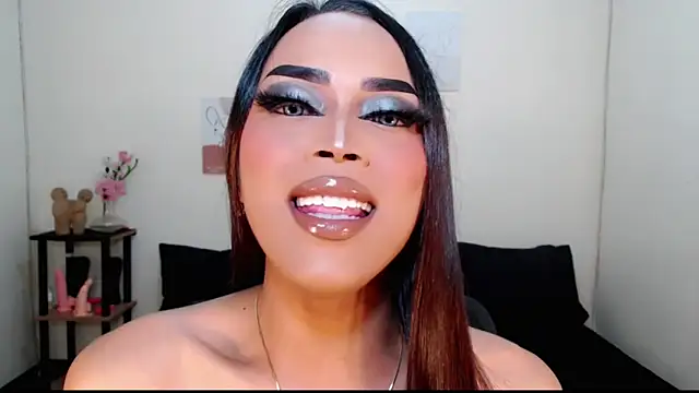 Snapshot of Lessandra_Lust chatting on September 2025 02:50:02 PM Lessandra Lust online show from September 2025 02:50:02 PM