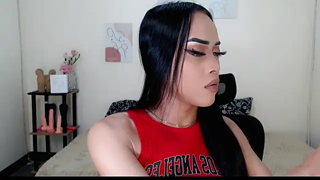 Snapshot of Lessandra_Lust chatting on October 2025 10:55:02 PM Lessandra Lust online show from October 2025 10:55:02 PM