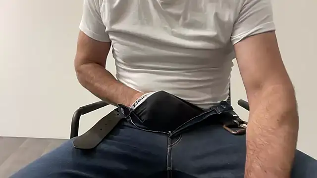 harrys74 online show from November 2025 12:09:02 PM