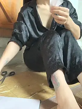 Tieuvi 18 online show from November 2025 01:12:01 AM