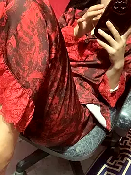 Tieuvi 18 online show from November 2025 12:48:02 AM