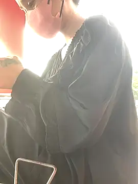 Tieuvi 18 online show from October 2025 12:09:01 AM