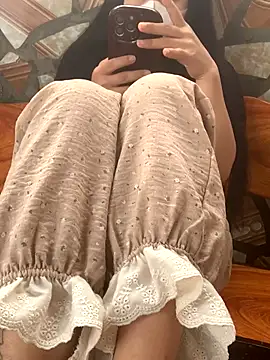 Tieuvi 18 online show from November 2025 12:47:02 AM