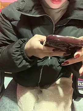 Tieuvi 18 online show from November 2025 12:43:01 AM