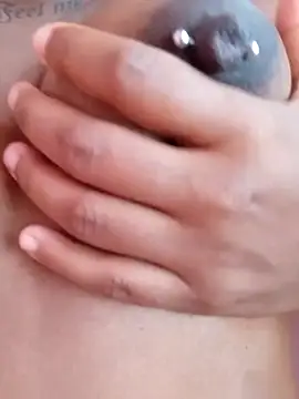 nessinha12 online show from December 2025 09:11:02 AM