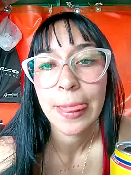 Sol Sunny online show from December 2025 07:15:02 PM