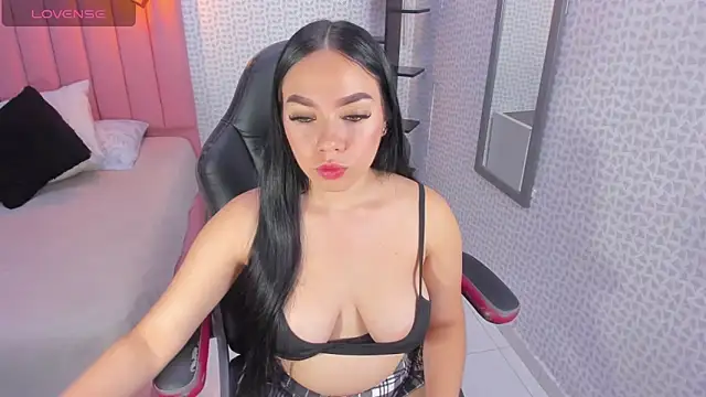 Snapshot of MOLLYSPENCER1 chatting on November 2025 07:19:01 PM MOLLYSPENCER1 online show from November 2025 07:19:01 PM