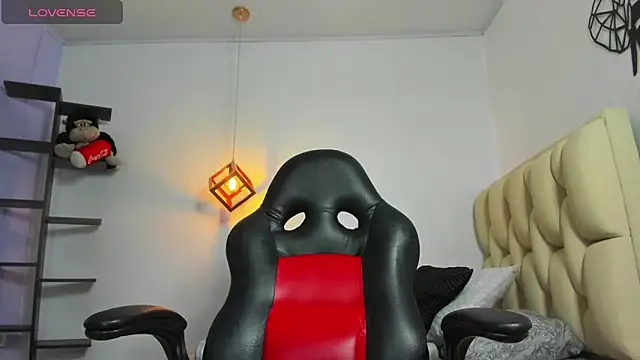 MOLLYSPENCER1 online show from April 2026 06:57:01 PM