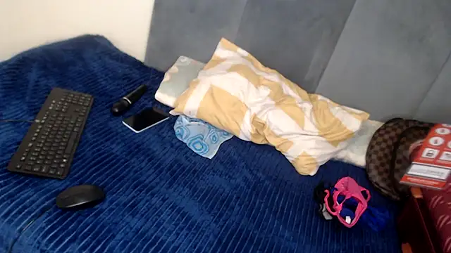 Tyllorsavage online show from September 2025 07:46:02 AM