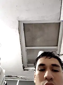 Snapshot of Exotic19cm chatting on November 2025 10:43:02 PM Exotic19cm online show from November 2025 10:43:02 PM