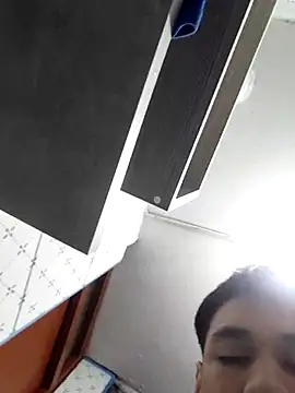 Snapshot of Exotic19cm chatting on November 2025 10:13:01 PM Exotic19cm online show from November 2025 10:13:01 PM