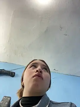 mia skys online show from February 2026 02:40:02 AM