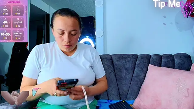  honey12 online show from September 2025 02:32:02 PM