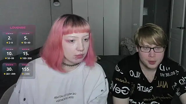 Snapshot of Couple_Molly chatting on October 2025 06:29:02 PM Couple Molly online show from October 2025 06:29:02 PM