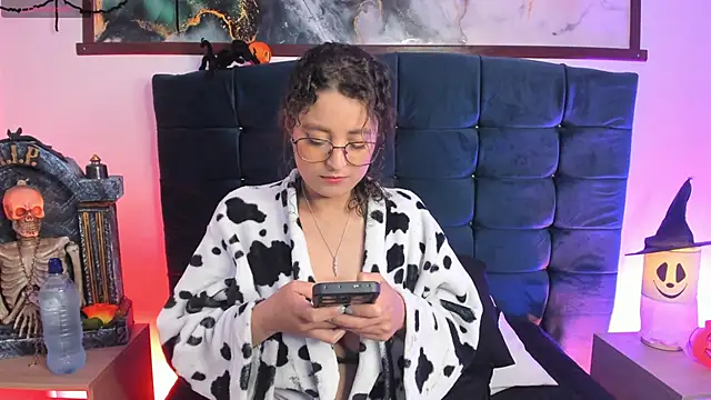 Milu04   online show from October 2025 01:01:02 PM