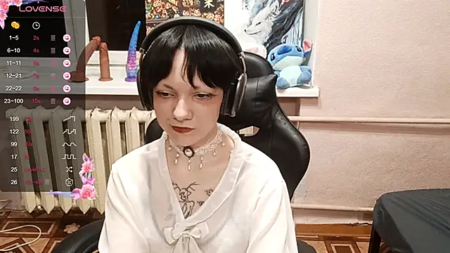 ChaeTrier online show from November 2025 04:11:01 PM