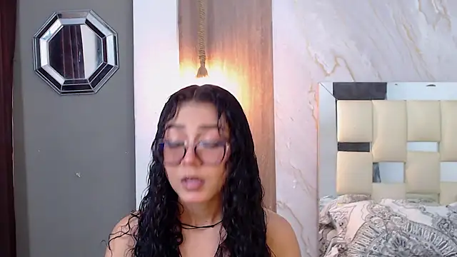 Snapshot of honeymoon_12 chatting on February 2026 05:05:02 AM honeymoon 12 online show from February 2026 05:05:02 AM