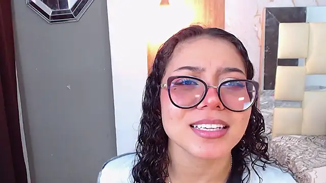 Snapshot of honeymoon_12 chatting on February 2026 07:43:01 AM honeymoon 12 online show from February 2026 07:43:01 AM