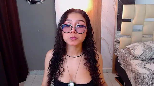 Snapshot of honeymoon_12 chatting on February 2026 06:14:02 AM honeymoon 12 online show from February 2026 06:14:02 AM