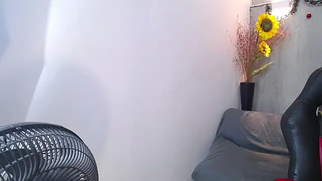 Snapshot of honeymoon_12 chatting on January 2026 07:23:02 AM honeymoon 12 online show from January 2026 07:23:02 AM