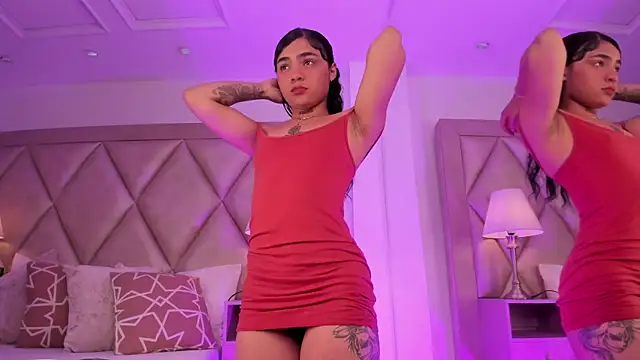 Snapshot of PauVega_ chatting on December 2025 12:07:02 PM PauVega online show from December 2025 12:07:02 PM