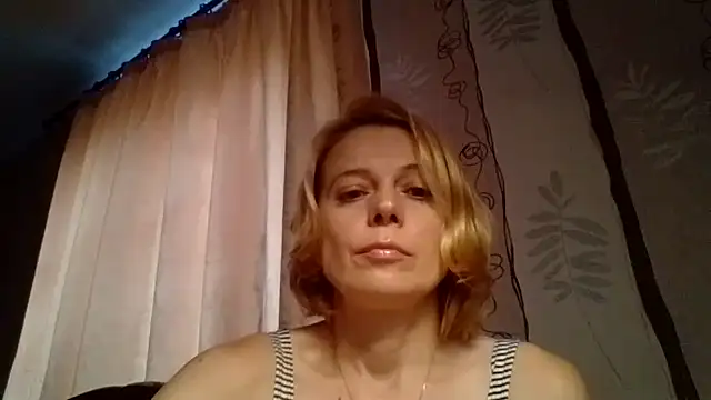 LiluXRose online show from September 2025 10:54:02 AM