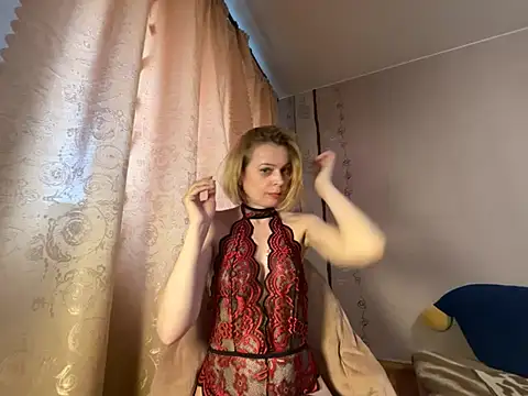 LiluXRose online show from April 2026 03:18:01 PM