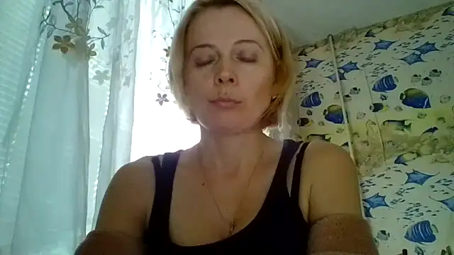 LiluXRose online show from September 2025 10:05:01 AM