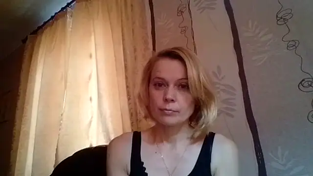 LiluXRose online show from October 2025 10:05:02 AM