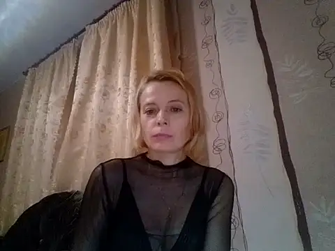 LiluXRose online show from October 2025 08:42:01 PM
