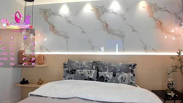 SolAvelar online show from March 2026 11:34:02 PM