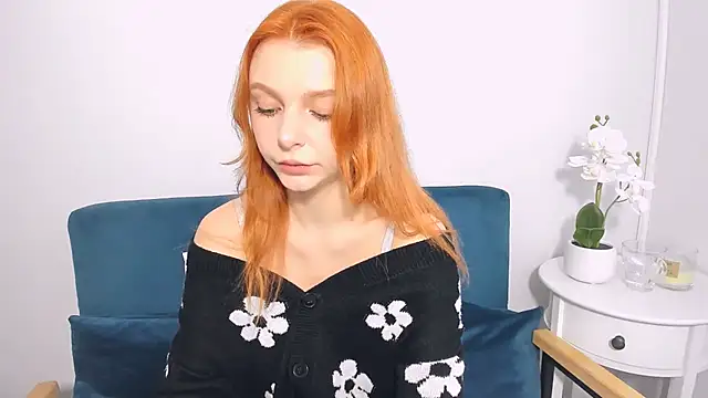 AmberSensitive online show from November 2025 07:18:01 AM