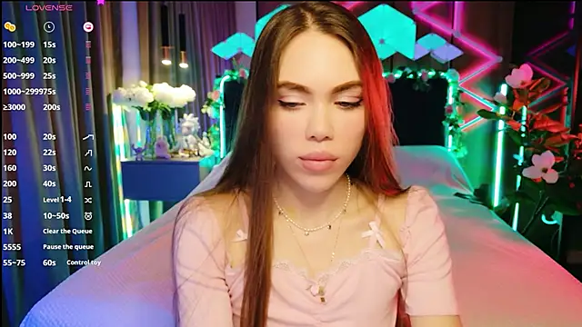 MimiFors online show from October 2025 04:51:01 PM