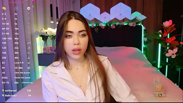 MimiFors online show from November 2025 04:40:01 PM