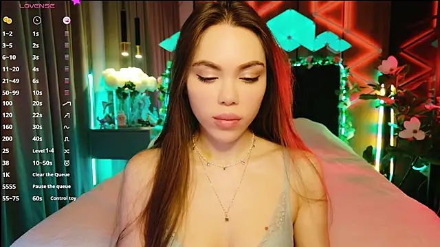 MimiFors online show from October 2025 04:41:01 PM