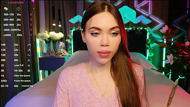 MimiFors online show from October 2025 05:54:01 PM