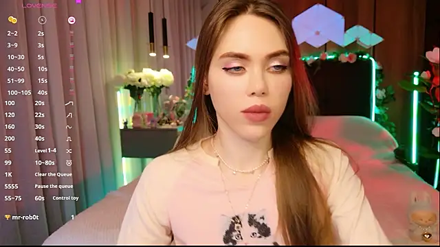 MimiFors online show from November 2025 05:57:01 PM